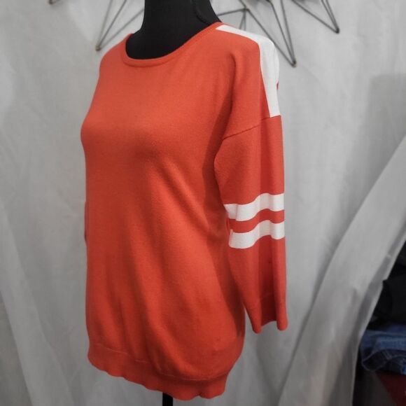 Sporty light weight orange and white sweater cable and gauge - Picture 2 of 7